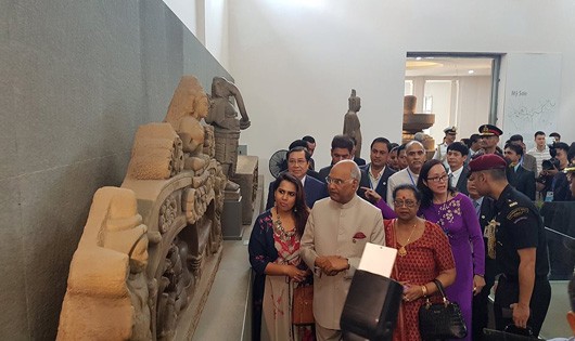Tổng thống Ấn Độ và Phu nhân thăm Bảo tàng Điêu khắc Chăm tại Đà Nẵng ngày 19/11