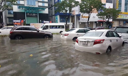 Ngập lụt tại Đà Nẵng sau cơn mưa từ đêm qua đến nay