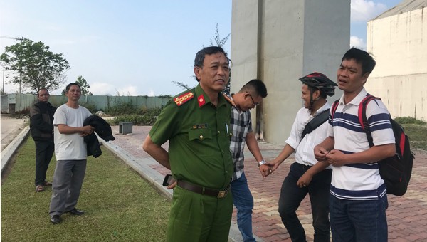 Đại tá Trần Mưu, Phó giám đốc Công an TP. Đà Nẵng có mặt tại hiện trường trong vụ nghi giết và phi tang xác con gái xuống sông Hàn.
