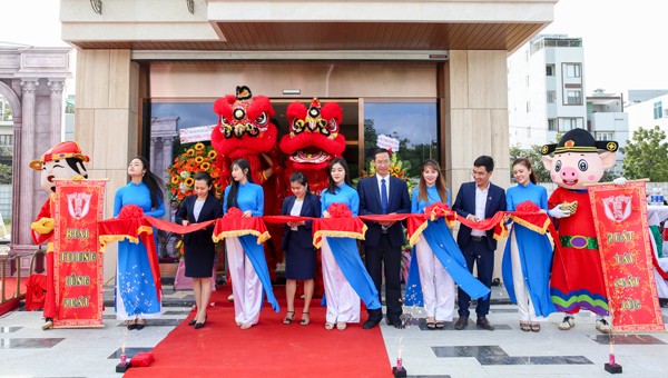 Ra mắt siêu shop 6 sao lần đầu tiên tại Đà Nẵng