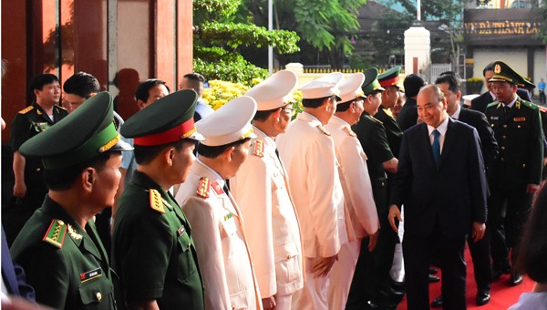 Thuủ tướng Nguyễn Xuân Phúc thăm và chúc Tết các lực lượng vũ trang tại Công an TP. Đà Nẵng