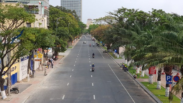 Đường phố Đà Nẵng trong ngày đầu thực hiện cách ly toàn xã hội