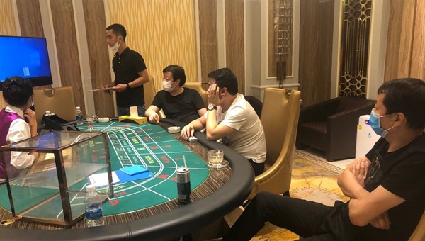 Bắt quả tang vụ đánh bạc trong 1 Resort tại Đà Nẵng