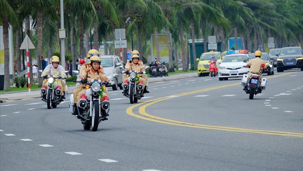 Lực lượng CSGT phục vụ Tuần lễ Cấp cao APEC 2017 tại Đà Nẵng