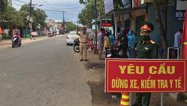Tăng cường giám sát việc đi lại để khoanh vùng, ngăn dịch bệnh tại Quảng Nam