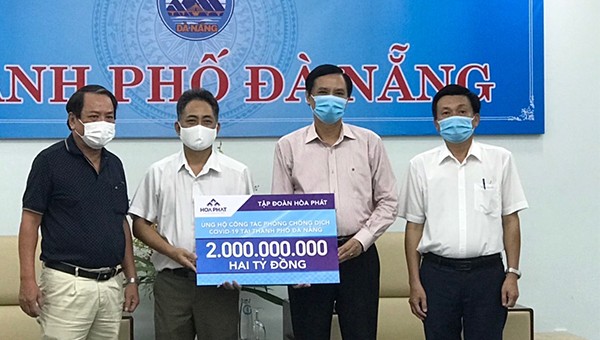 Hòa Phát trao số tiền ủng hộ 2 tỷ đồng cho TP. Đà Nẵng phòng chống dịch Covid-19