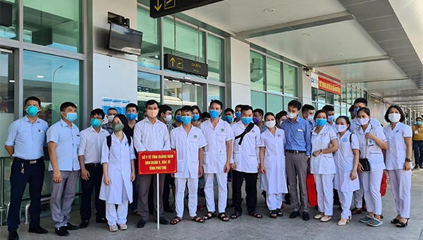 Đoàn y, bác sĩ tỉnh Phú Thọ đã có mặt tại Quảng Nam để "chia lửa" với công tác chống dịch cùng đồng nghiệp