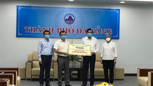 Thaco tặng thiết bị y tế trị giá 5 tỉ đồng cho Đà Nẵng