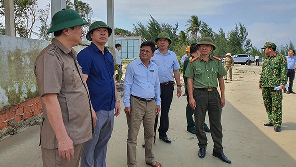Lãnh đạo tình Quảng Nam đi kiểm tra công tác phòng chống bão số 9 tại biển Cửa Đại Hội An