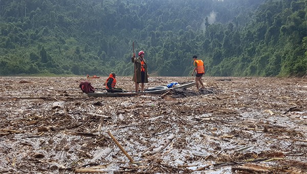 Tìm người chết và mất tích ở lòng hồ thủy điện tại Quảng Nam.