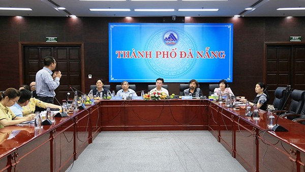 Ban tổ chức cuộc thi chính thức chấm giải Sáng tác ảnh về môi trường và đa dạng sinh học TP Đà Nẵng.