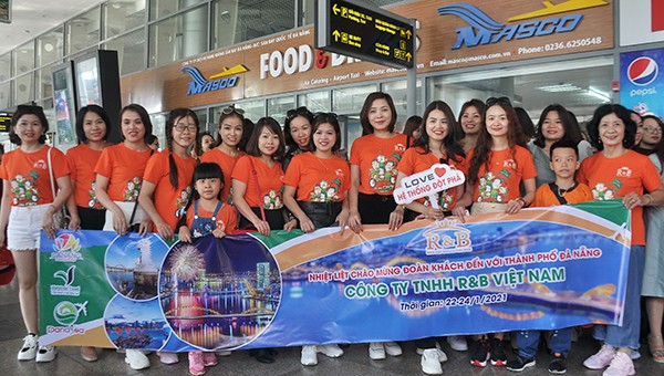 Đoàn khách du lịch MICE đến Đà Nẵng.