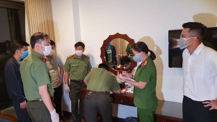 Lực lượng chức năng Công an quận Ngũ Hành  Sơn kiểm tra phát hiện 3 người Trung Quốc nhập cảnh trái phép.