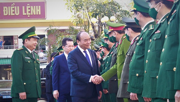 Thủ tướng Nguyễn Xuân Phúc thăm và chúc Tết các lực lượng vũ trang tại Đà Nẵng