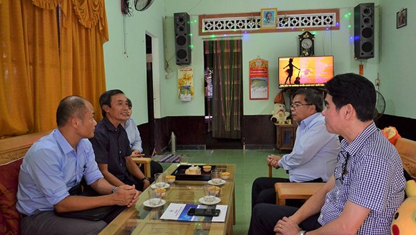 Công đoàn EVNCPC và PC Quảng Ngãi thăm hỏi động viện cán bộ nhân viên PC Quảng Ngãi.