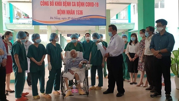 Bệnh viện Phổi Đà Nẵng công bố khỏi Covid-19 cho bệnh nhân nặng nhất nước.