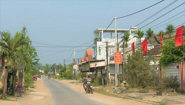 Hệ thống lưới điện hạ áp nông thôn huyện Bình Sơn đã được đầu tư, cải tạo mới.