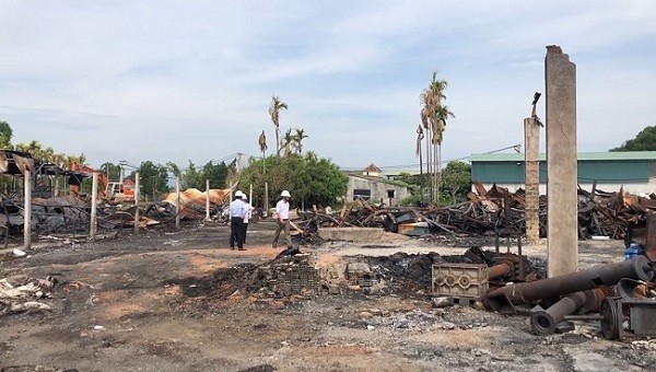 Hiện trường cháy nổ cơ sở sản xuất kinh doanh tại tỉnh Quảng Ngãi.