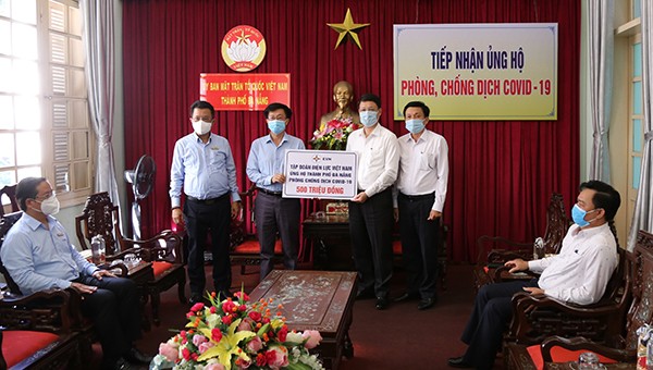 Tập đoàn Điện lực Việt Nam ủng hộ TP Đà Nẵng phòng chống dịch COVID-19.