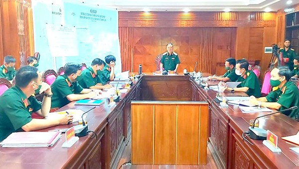 Tư lênh Quân khu 5 làm việc với Bộ Chỉ huy quân sự tỉnh Quảng Nam về xử lý nạn khai thác vàng trái phép tại Vườn Quốc gia Sông Thanh.