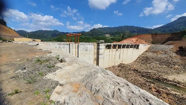 Một dự án thủy điện đang thi công dang dở tại Quảng Nam.