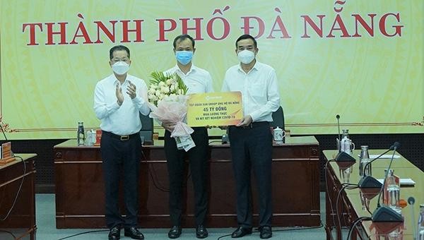 Đại diện Sungroup tráo gói hỗ trợ trị giá 45 tỷ đồng tiếp sức Đà Nẵng chống dịch