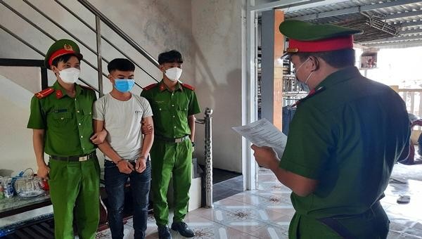 Công an huyện Thăng Bình thực hiện Lệnh bắt giam bị can Thịnh.