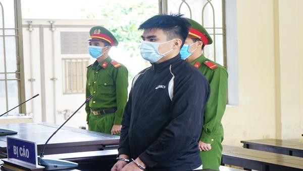 Bị cáo Nguyễn Tấn Trung tại phiên tòa.