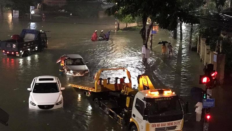 Nhiều vùng ở TP. Quảng Ngãi bị ngập sâu trong đơt mưa lũ vừa qua đã được các đại biểu mang ra chất vấn tại Kỳ hop HĐND tỉnh ngày 9/12