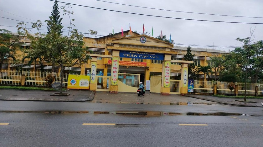 Trường THPT Trần Cao Vân, nơi xảy ra sự việc.
