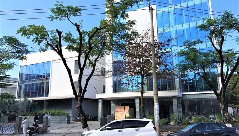 Dự án bệnh viện của Công ty TNHH Dịch vụ thương mại Trường Sơn Tùng xây dựng trên đất quốc phòng thuộc thẩm quyền quản lý của Quân khu 5 tại số 2 Nguyễn Hữu Thọ, TP Đà Nẵng. 