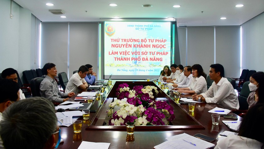 Thứ trưởng Bộ Tư pháp Nguyễn Khánh Ngọc cùng Đoàn công tác Bộ tư pháp làm viêc với Sở Tư pháp TP. Đà Nẵng