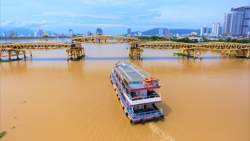Cầu Nguyễn Văn Trỗi vừa được đề xuất nâng, hạ theo giờ để phục vụ đi bộ và du lịch.