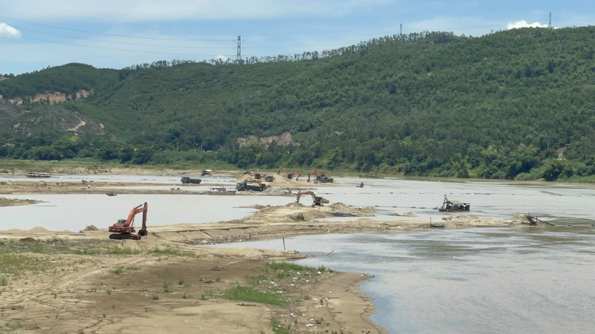 Khai thác khoáng sản trên địa bàn huyện Đại Lộc (Quảng Nam).