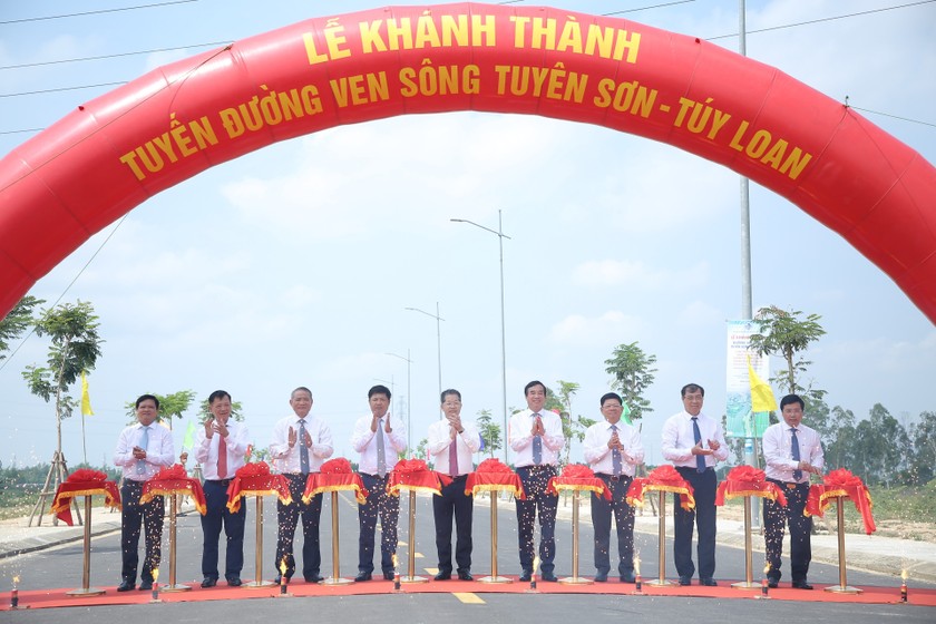 Lễ khánh thành công trình đường ven sông Tuyên Sơn - Túy Loan.