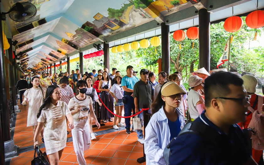 Các khu du lịch nổi tiếng tại Đà Nẵng đông kín du khách trong dịp lễ Quốc khánh 2/9.