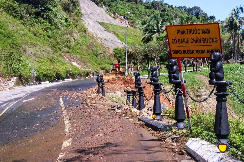 Những năm gần đây đường trên bán đảo Sơn Trà thường xuyên xuất hiện tình trạng sạt lở.