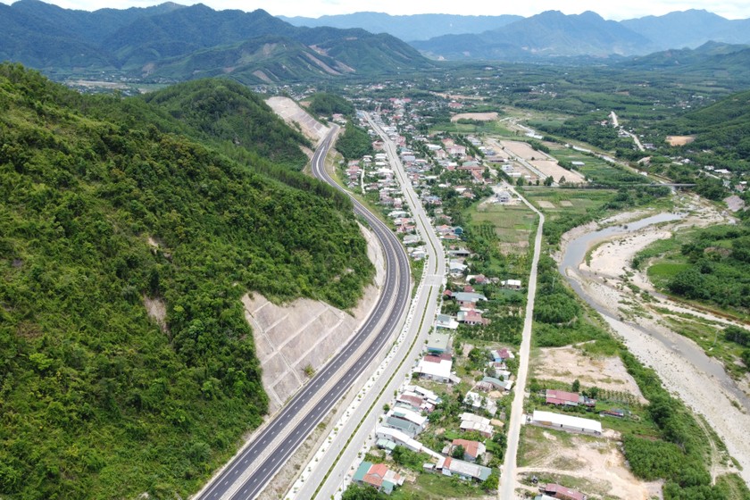 Đề xuất đầu tư mở rộng cao tốc La Sơn - Túy Loan lên 4 làn xe. 