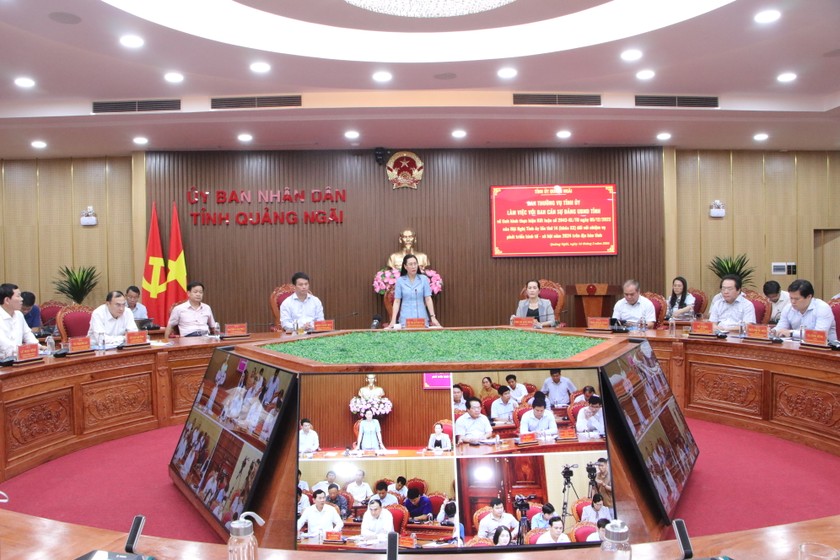 Buổi làm việc giữa Ban thường vụ Tỉnh ủy với Ban cán sự Đảng UBND tỉnh Quảng Ngãi.