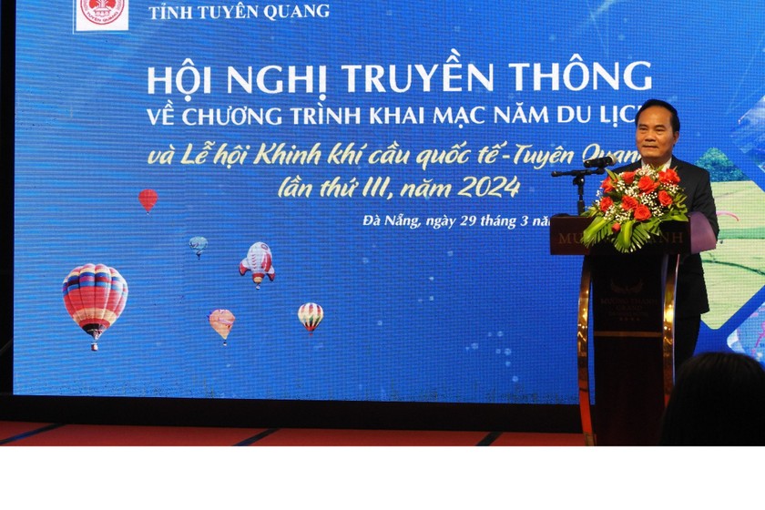 Ông Hoàng Việt Phương, Phó Chủ tịch UBND tỉnh Tuyên Quang phát biểu tại hội nghị.