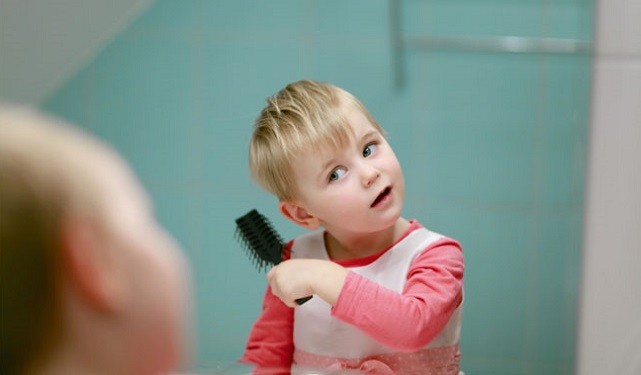 Trẻ bị rụng tóc có phải do còi xương?