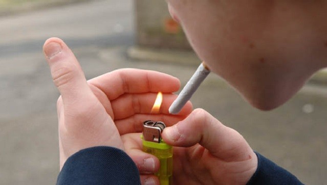 Khoảng 17% học sinh nam thử hút thuốc lá trước 10 tuổi