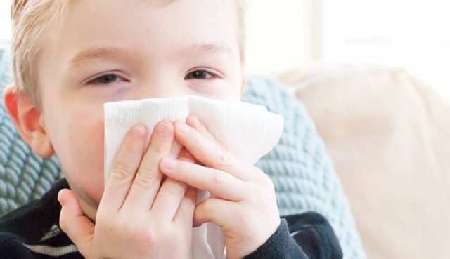 Các biến chứng thường gặp khi trẻ bị cảm lạnh