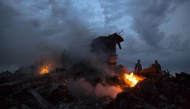 Hiện trường vụ rơi máy bay MH17 ở Ukraine
