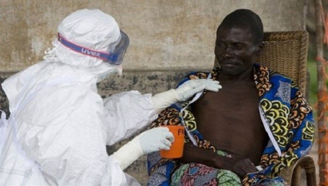 Cách phòng ngừa bệnh lây truyền Ebola chết người