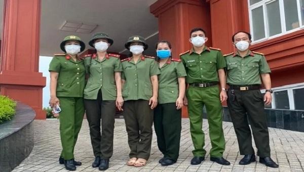 6 cán bộ thuộc lực lượng y tế Công an tỉnh Quảng Bình tiên phong tăng cường hỗ trợ Trung tâm y tế Đồng Hới.
