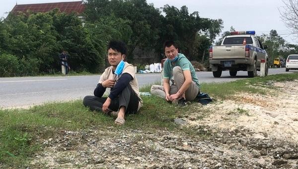 Lực lượng CSGT Công an tỉnh Quảng Bình đã kịp thời phát hiện, bắt giữ 02 đối tượng mang Quốc tịch Trung Quốc bỏ trốn khỏi khu cách ly tập trung.