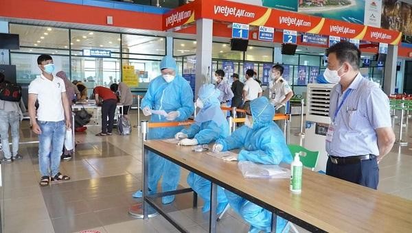 Quảng Bình yêu cầu trong dịp Tết Nguyên đán, người đến/về từ địa bàn có khả năng lây nhiễm cao (cấp 4, vùng cách ly y tế, phong tỏa): Phải có giấy chứng nhận âm tính với SARS-CoV-2 trong vòng 72 giờ.