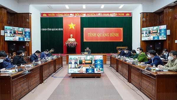 Ông Trần Thắng, Chủ tịch UBND tỉnh phát biểu đặt vấn đề tại cuộc họp.