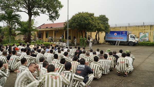 CDC Quảng Bình khởi động chương trình phòng chống Lao năm 2023 tại Trại giam Đồng Sơn.